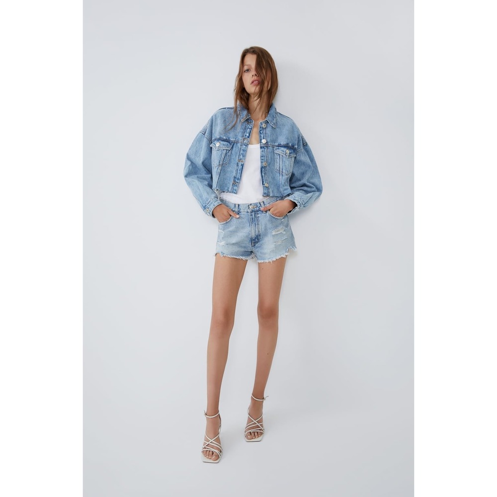 Zara Cropped oversized Denim Jacket Women Small Light Raw Hem Distressed Y2K